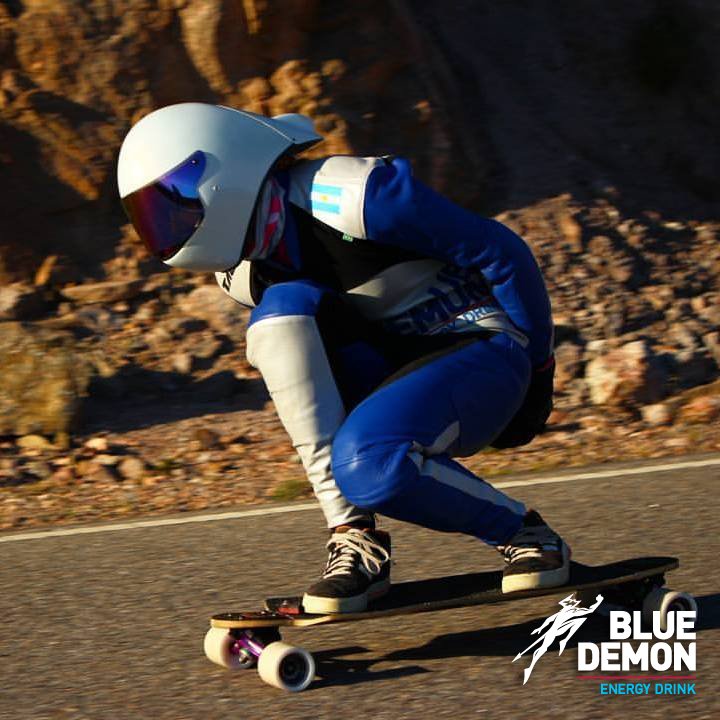 bluedemonar's tweet photo. #Magui volando bajo en #montaña tuneada por el #power de #BlueDemon. https://t.co/EaL9ajieDQ