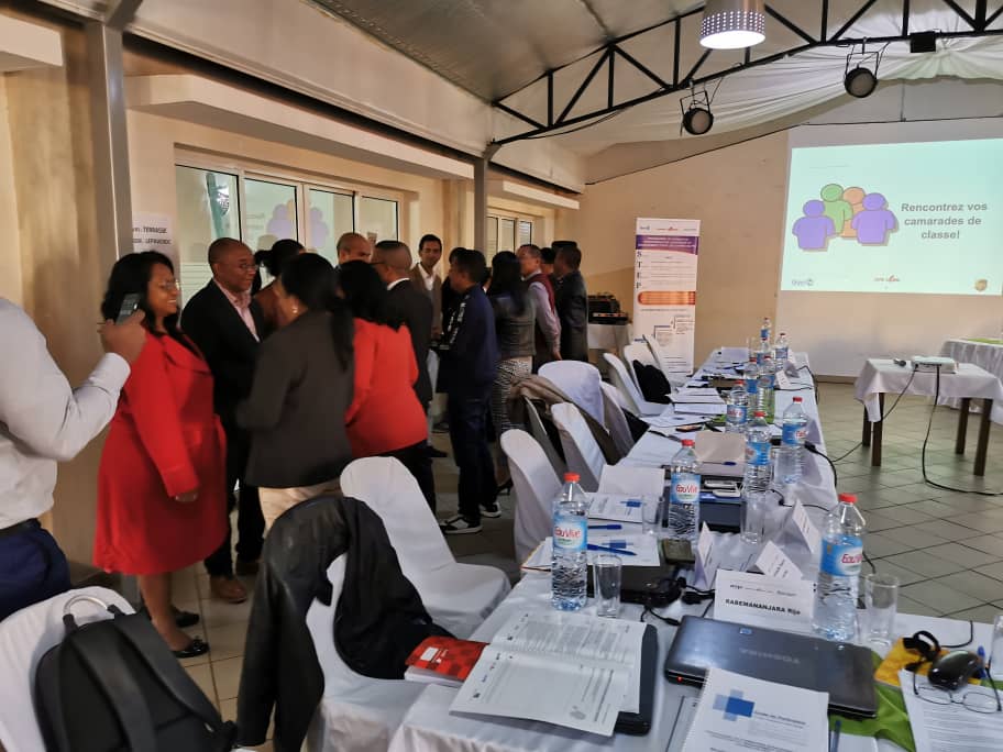 LOGIVAC's tweet photo. 23 cadres du PEV du #Madagascar et des #Comores participent à cette 3è édition de la Formation Stratégique en #Leadership et #Management pour les cadres du #PEV (STEP). @htraore3 @AMPvaccinology @OMSMadagascar @UNICEFMada @gavi_fr @PplthatDeliver https://t.co/tlr4vEsRXR