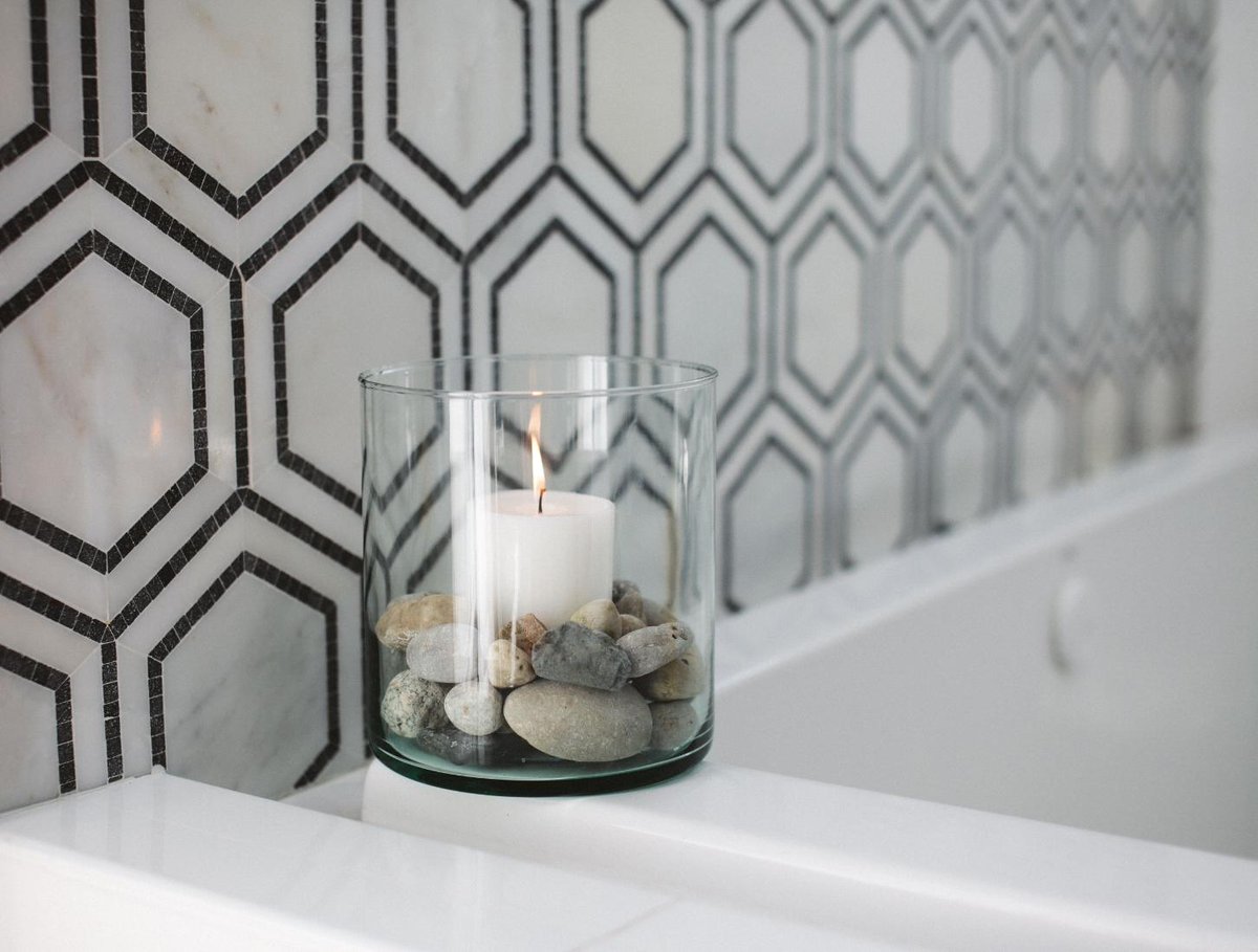 So relaxingggggg 😴🕯️#huracan #vase #candle #spa #relax
