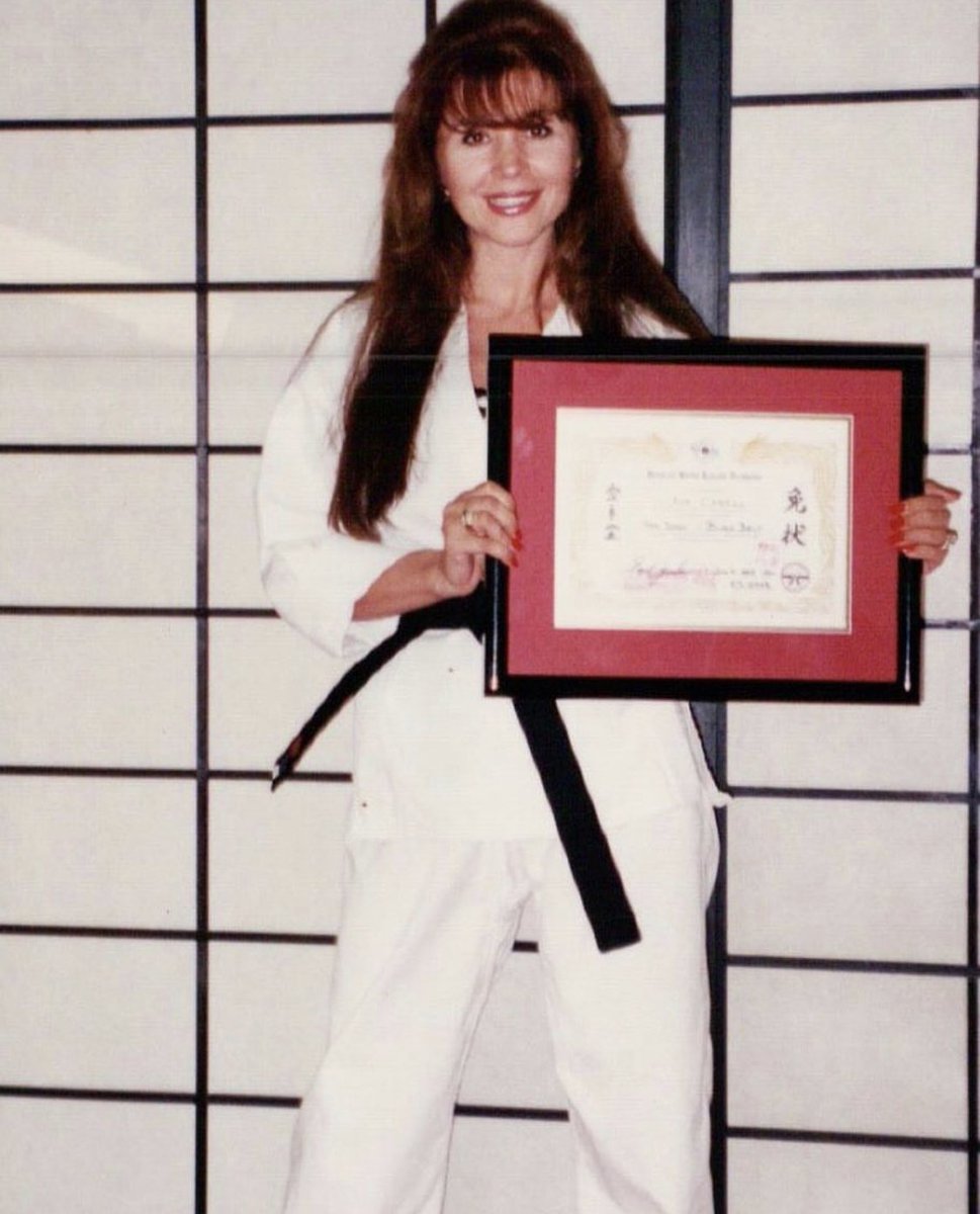 sexycises's tweet photo. Founder @dravacadell isn’t just a #BestSellingAuthor #MediaTherapist #Sexologist #WorldwideSpeaker and inventor of the #Trigasm , she’s also a #BlackBelt in #Karate 🥋 Now that’s sexy 🥰 #DrAvaCadell #Sexycises https://t.co/SRcYhnGT3N #PicOfTheDay https://t.co/H7C7a12Zh1