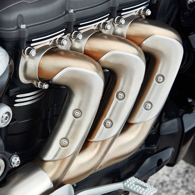 AnythingAutoUK's tweet photo. The Triumph Motorcycles Rocket 3 will be available later this year and incorporates the largest capacity engine in a production motorcycle at 2.5l.

More details can be found here: https://t.co/TjAq8CIIMI https://t.co/dkYpEnj5GR