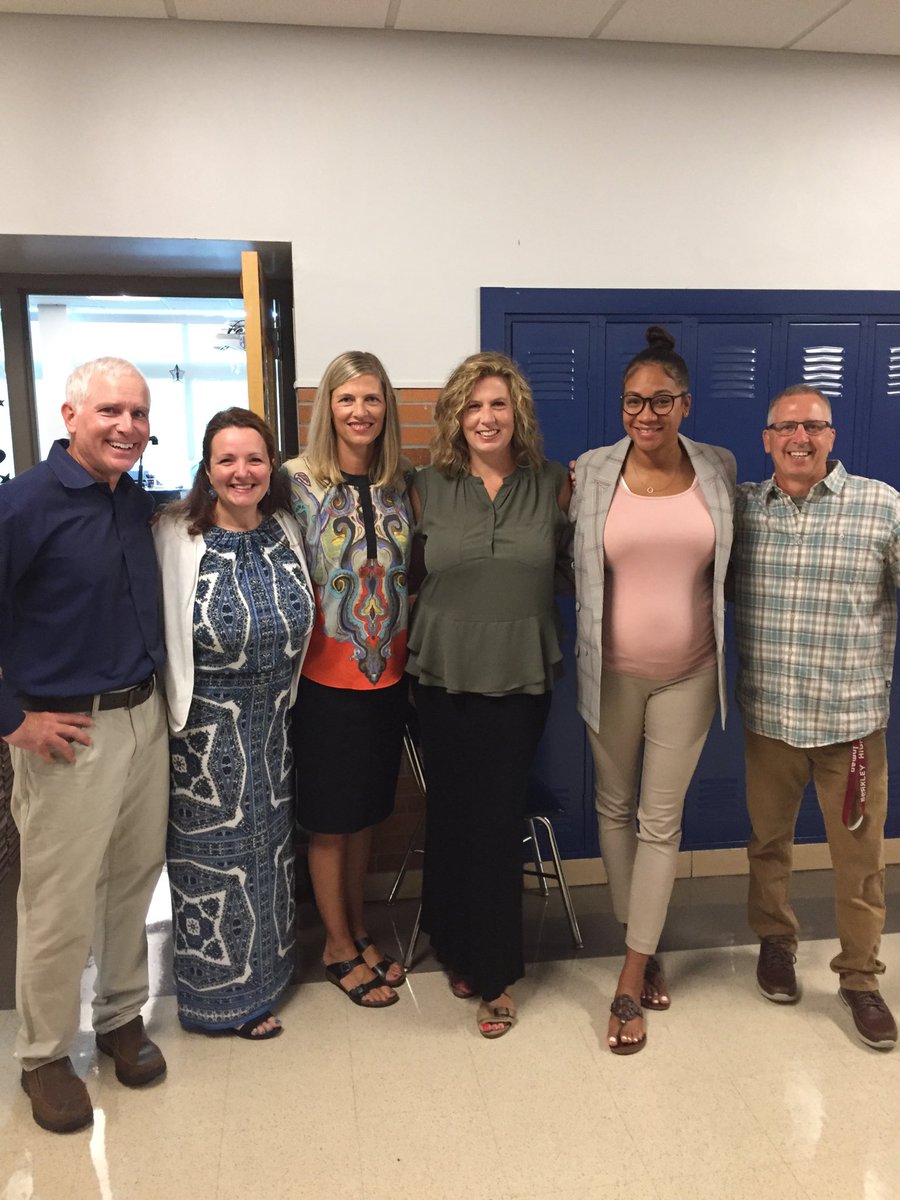 teamsportsbhs's tweet photo. Look forward to an awesome school year with my students and colleagues! #BSD1stDay https://t.co/Ohc7jIoF0u