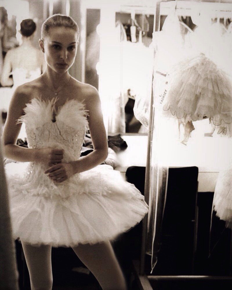Natalie Portman during the filming of Black Swan (2010), image size:800x1000