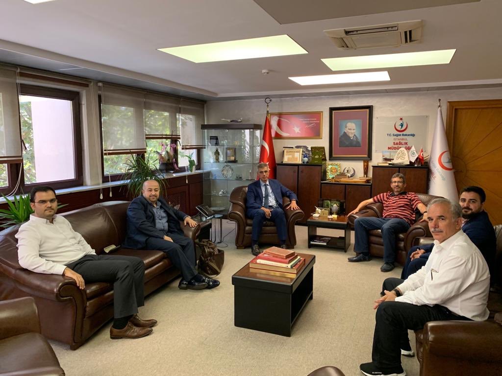 ivek_vakfi's tweet photo. Eczacılar Komisyonuna bağlı olarak kurulan “Kurum Eczacıları Çalışma Grubu”nun faaliyete geçmesi kapsamında İstanbul İl Sağlık Müdürü Sayın Prof.Dr.Kemal Memişoğlu’nu ziyaret ettik. #istanbulilsağlıkmüdürlüğü #ivek https://t.co/0bPPM99F9x