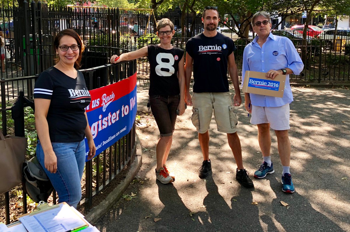 grassrootsactNY's tweet photo. Another successful day registering voters and canvassing for @BernieSanders at the Charlie Parker Jazz Festival in Tompkins Square Park. 8 volunteers, 31! voter registrations and dozens of great conversations. This is how we are going to win.
#OrganizingWithBernie #Bernie2020 https://t.co/8Q6WdMxysE