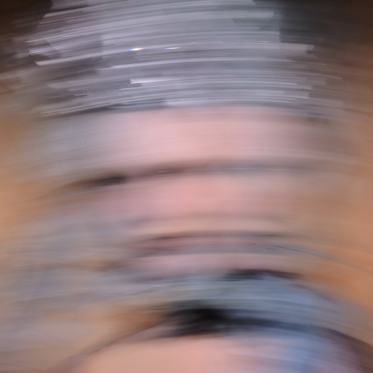 An outtake from the series that Ellis photographed for the Ellis Lips!
4 long-wearing textures
36 shades for every skintone
no animal testing
no parabens