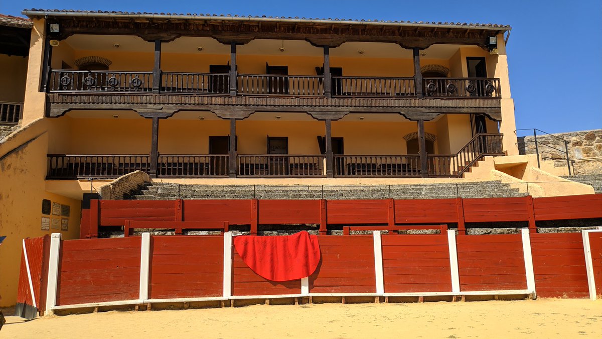 APTorosBejar's tweet photo. El cartel del día de la Virgen del Castañar en #Béjar está a punto de salir.
Estar atentos porque creemos que va a ser un interesante cartel y además habrá alguna sorpresa.
#TorosBejar #TorosBejar2019 #TorosVirgenDelCastañar https://t.co/oBkO0bUwWa