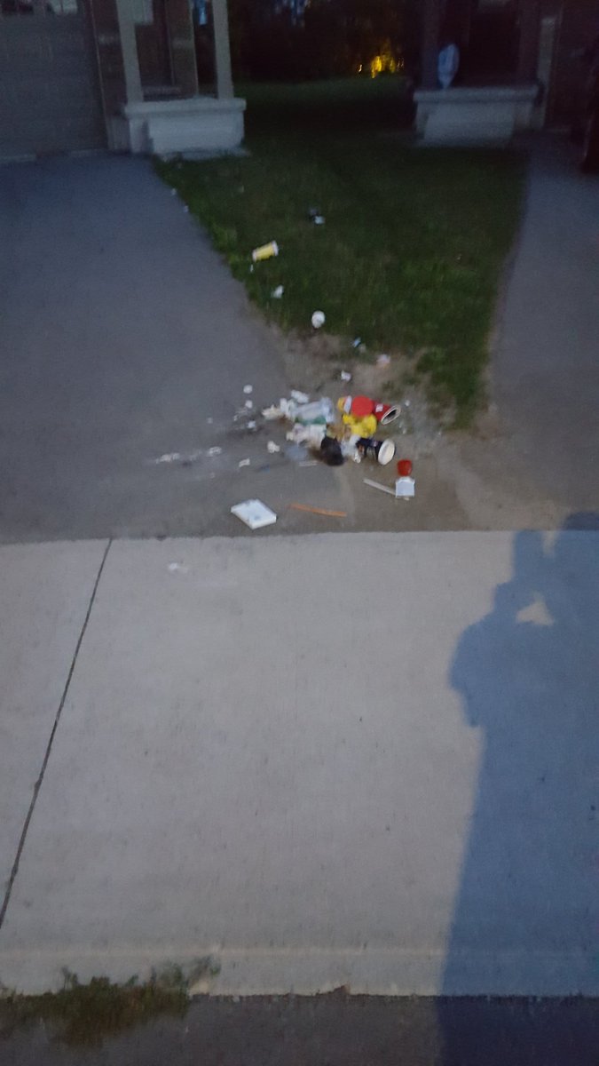 CoachBigTimmy's tweet photo. Great work by the N.R.P. last night. Mob at Elderberry loud music, lots of drinking illegally parked cars,garbage . BROCK at their finest
Looks good for the BROCK brand. .8 N.R.P. came to make it safe. A big thanks from the citizens of Thorold. https://t.co/Ca0Y8uU5zS