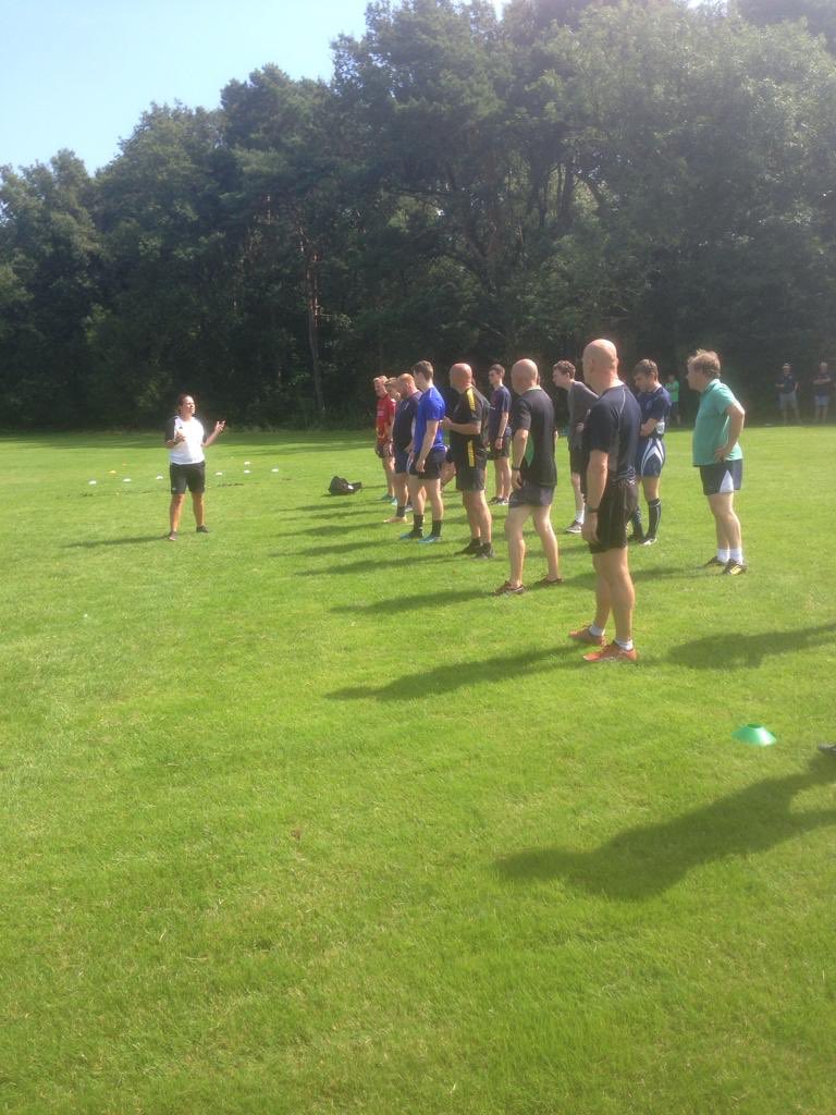 WSORofficial's tweet image. A few action shots from our ‘fit to referee’ session yesterday from @PF_alexreid. Some great ideas and philosophy on referee specific training and warm ups. Highly recommended! @ERRefereesAssoc @RFUWarwickshire @KYBOEngland #refslife #lovinthebronco