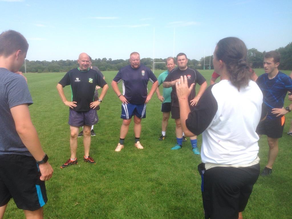 WSORofficial's tweet image. A few action shots from our ‘fit to referee’ session yesterday from @PF_alexreid. Some great ideas and philosophy on referee specific training and warm ups. Highly recommended! @ERRefereesAssoc @RFUWarwickshire @KYBOEngland #refslife #lovinthebronco