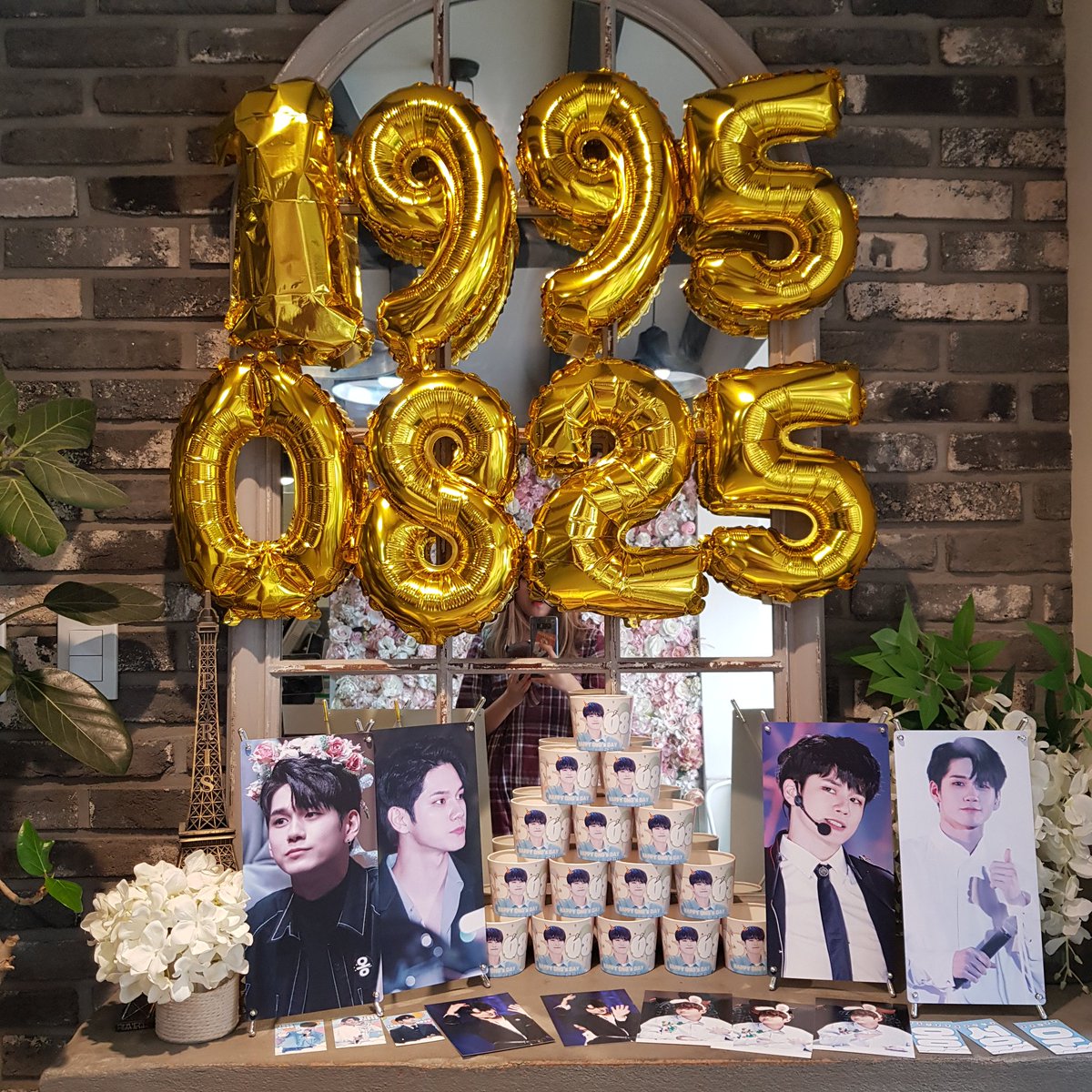 카페 자체도 넘나 이뻐서 힐링됐던 곳! 
모든 공간이 성우로 꽉꽉 차있어서 너무 행복했던💕 제가 갔을 때 온통 위로였는데 다 외국 위롱들이라... 내적으로만 가득 치대다가 조용히 나왔습니당! 예쁜 카페에서 알차게 이벤트 해주셔서 너무 감사합니다! <a href="/Narcissism_ong/">Narcissism</a> #여름에_태어난_하나뿐인_성우