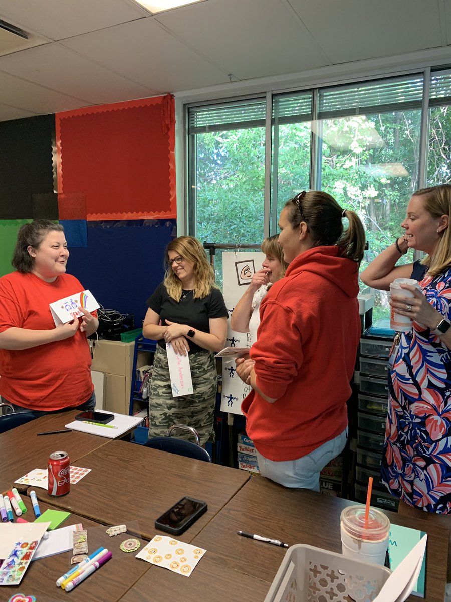 RHLeeESGrade4's tweet photo. Our meetings are fun meetings @RHLeeESAACPS #teambuilding #wearebettertogether #aacpsback2awesome #aacpsrockinit #relationshipsmatter #laughter https://t.co/3SZeN21HI6