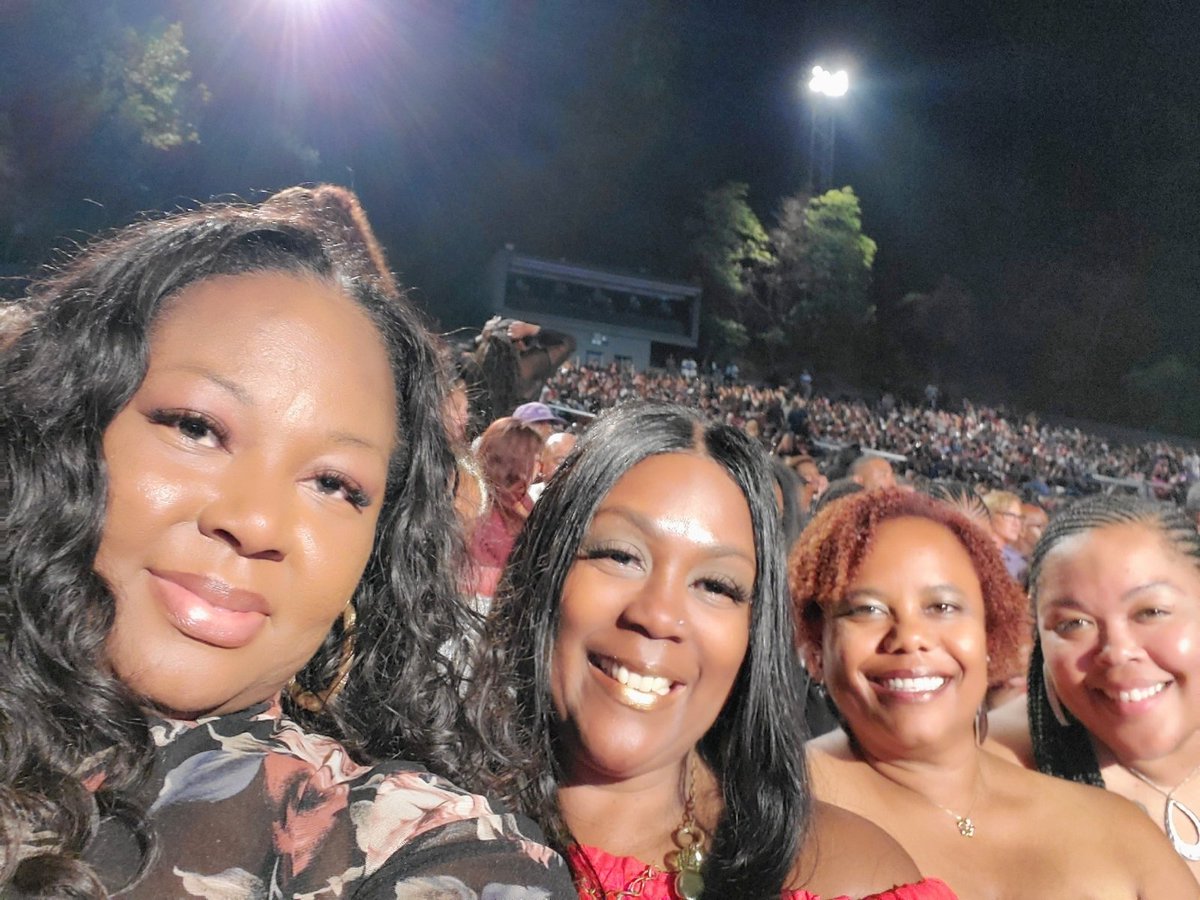 LM_Chocolate's tweet photo. Love these ladies. #imgoingoutside #girlpower #livinmybestlife #metime #lovemesomeSWEAT #KeithSweat https://t.co/6zq0zdKedQ