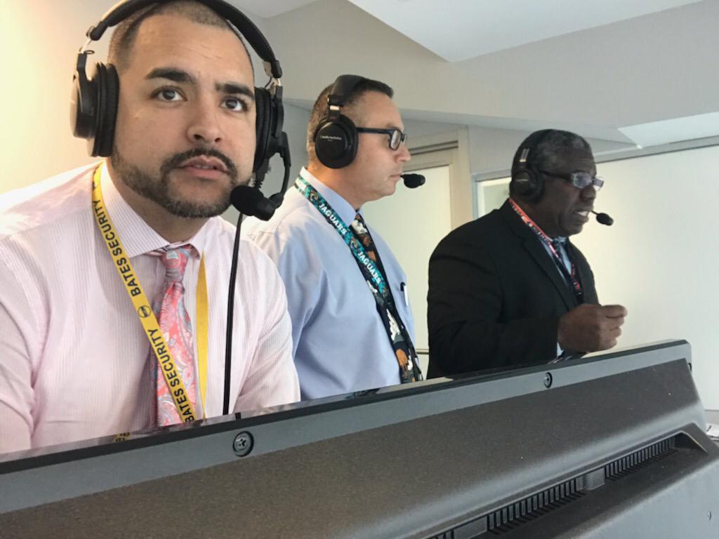 NFL_AS's tweet image. ¿Sabías que en los Jaguars trabaja un español? En la última Peladilla ZonaRoja @mtovarnfl entrevista a Roberto García @elmiuraroberto que cuenta las peripecias que le llevaron al equipo y lo analiza de cara a la temporada 2019. as.com/masdeporte/201…