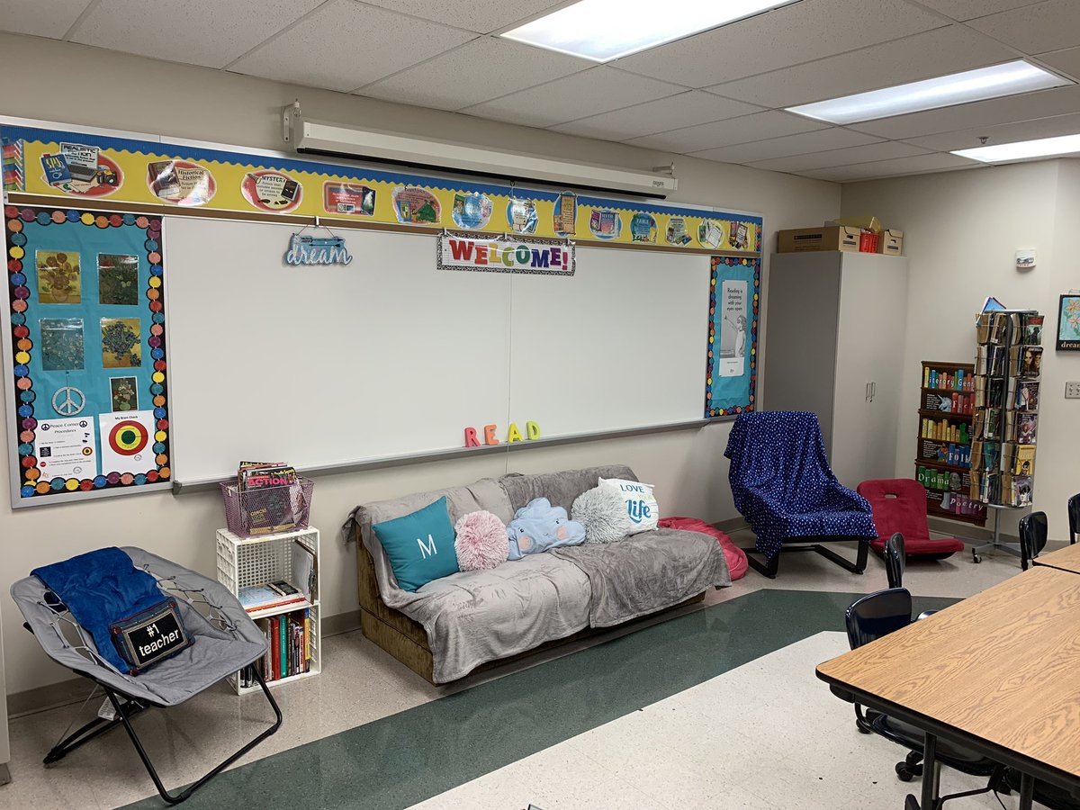 MrsMinotti's tweet photo. The only thing missing is the students. Welcome to ELA class! #NETeamDream 📚 @BethlehemAreaSD @BASDnortheast https://t.co/1JFJMhGS0L