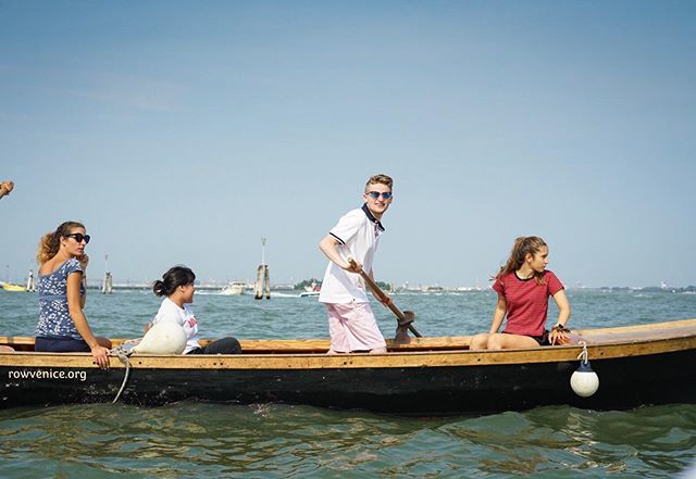 AHAcourses's tweet image. Lord of the Lagoon 🛶🛶🛶 #whitewatergondoliering #ahacourses #ahalatesummer19 #arthistory #venice #gondola #venetianlagoon #italy #travel #gapyear #studyabroad #gapyearcourse ift.tt/2NA1y4e
