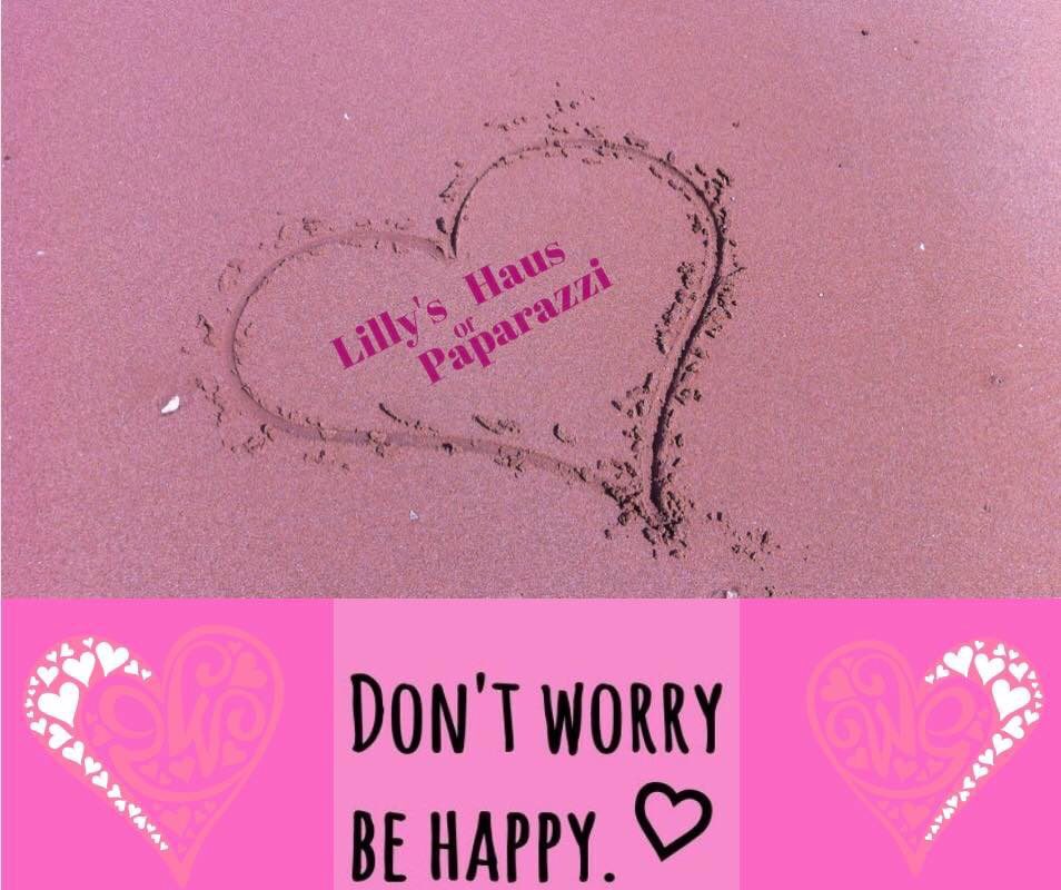 RhinestoneFX's tweet photo. A rainy Monday morning... loving it! https://t.co/42LxNLHsTD