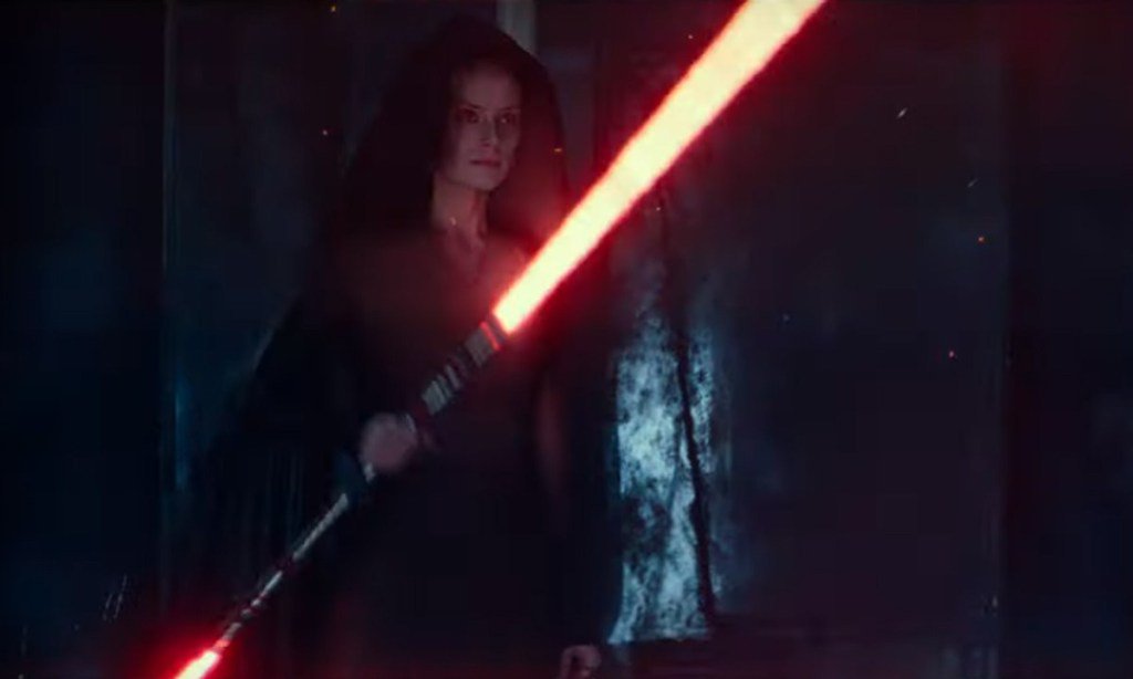 brickmine's tweet photo. I'm pretty shure this is Rey's evil twin sister. #StarWars https://t.co/pGKQMd93n1