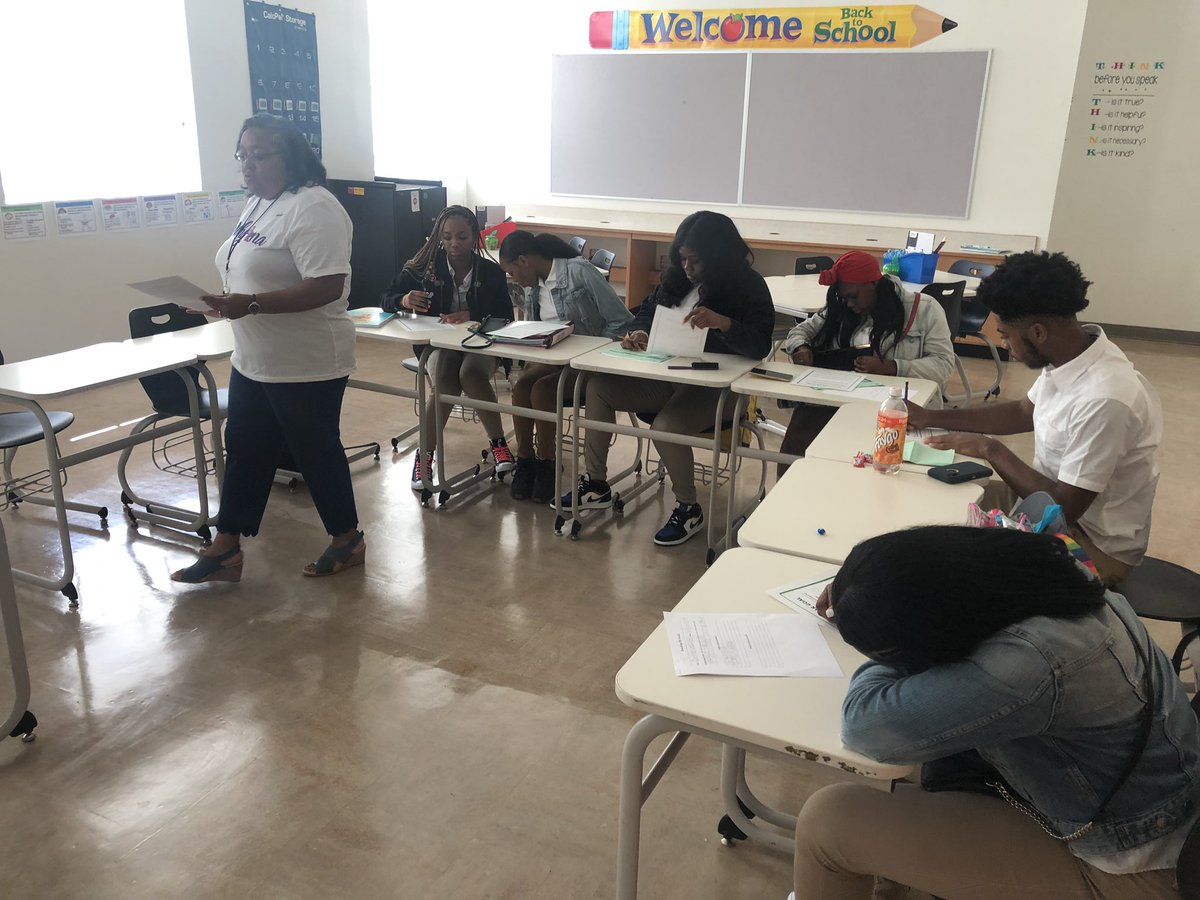 willhaith's tweet image. Students are excited to be in precalculus @AnacostiaHigh. #whyAna #BacktoDCPS