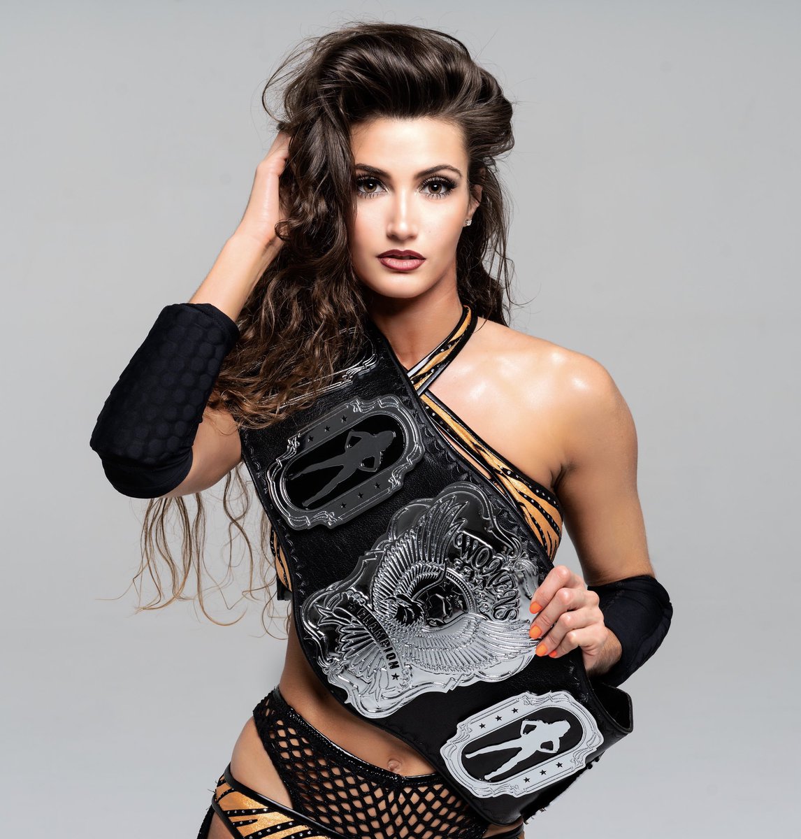 AmberNova73's tweet photo. I didn’t become a champion when I won the event, but in the hours, weeks, months and years of sacrificing it all, leaving everthing, starting over independently and working hard for it. 

Have the Drive and Perseverance to match your vision. - Nova 👊🏼🔧

📸 @Jeffmadorephoto 👏🏼 https://t.co/Fa6ncO1fpO