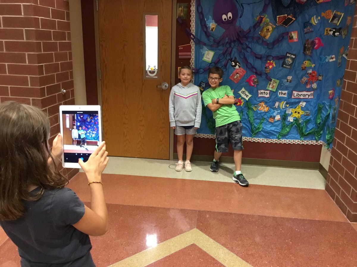 Biegger_DCG's tweet photo. 3rd graders in @MrsWDCG did a GooseChase to explore our little world at North Ridge! #goosechase #dcgexcellence #stampedeoflearning @NorthRidge_Elem #gettingtechy https://t.co/AMfPboID9O