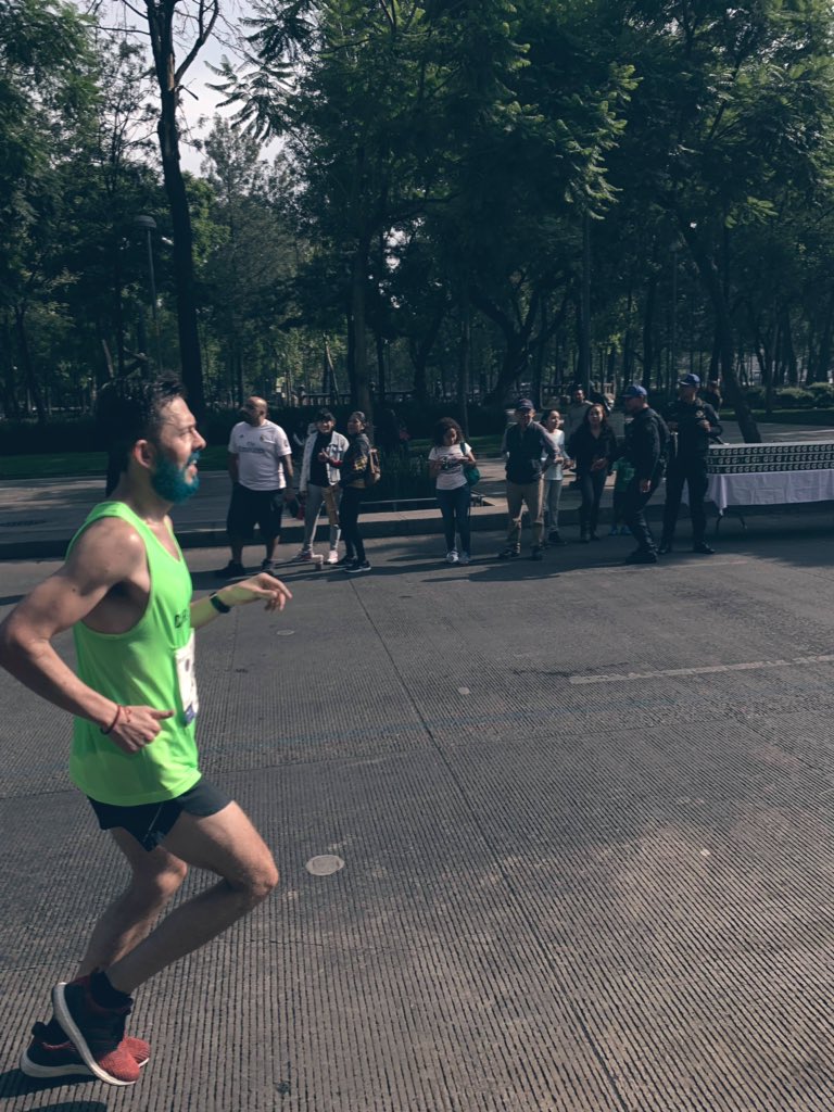 Antes de que seas famoso. 
No olvides que compartimos habitación en Chicago y Teques. 
<a href="/jchezoo/">Chezoo</a>