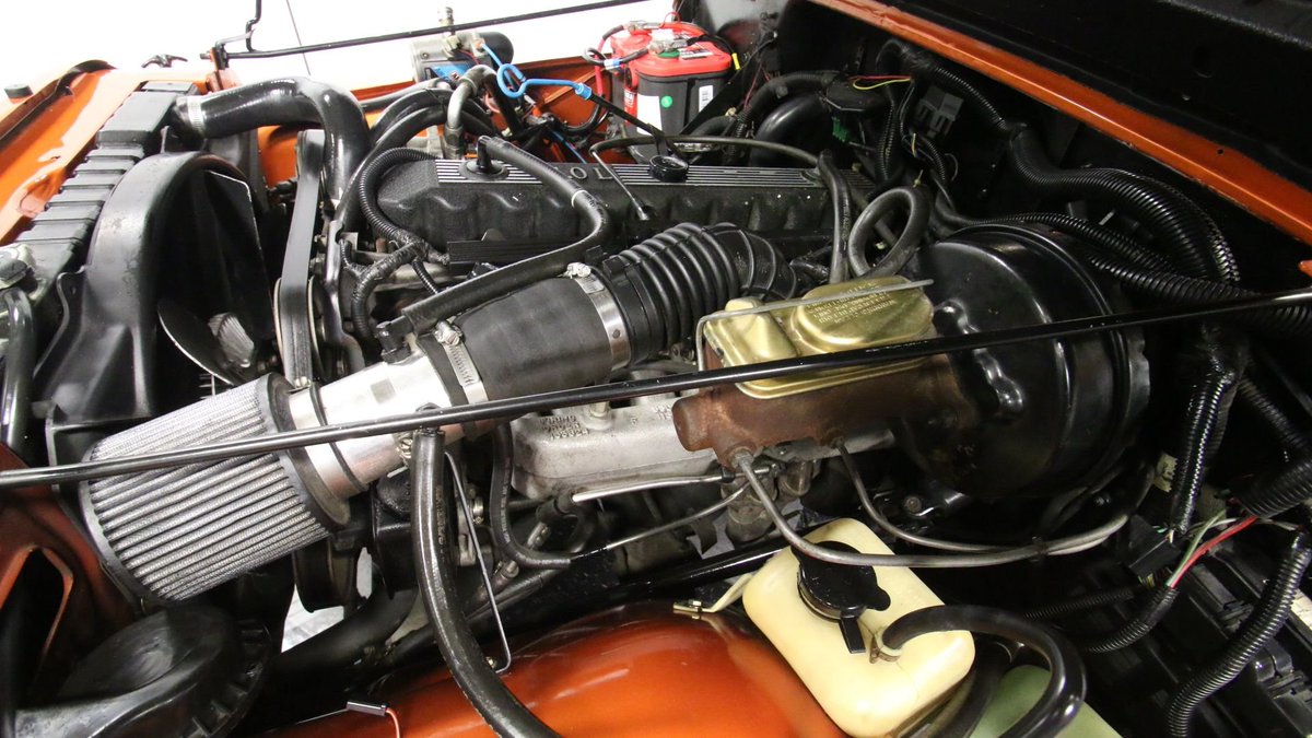 streetsidecars's tweet image. This well restored 1984 #Jeep #CJ8 #Scrambler 4x4 comes equipped with a fuel injected inline 6-cylinder engine that's fed a supply of cold, dense air via a Ram-style intake.

Link: streetsideclassics.com/vehicles/4918-…

#jeepthing #jeepnation #jeepwrangler #jeeplife #jeeplove #jeepwave