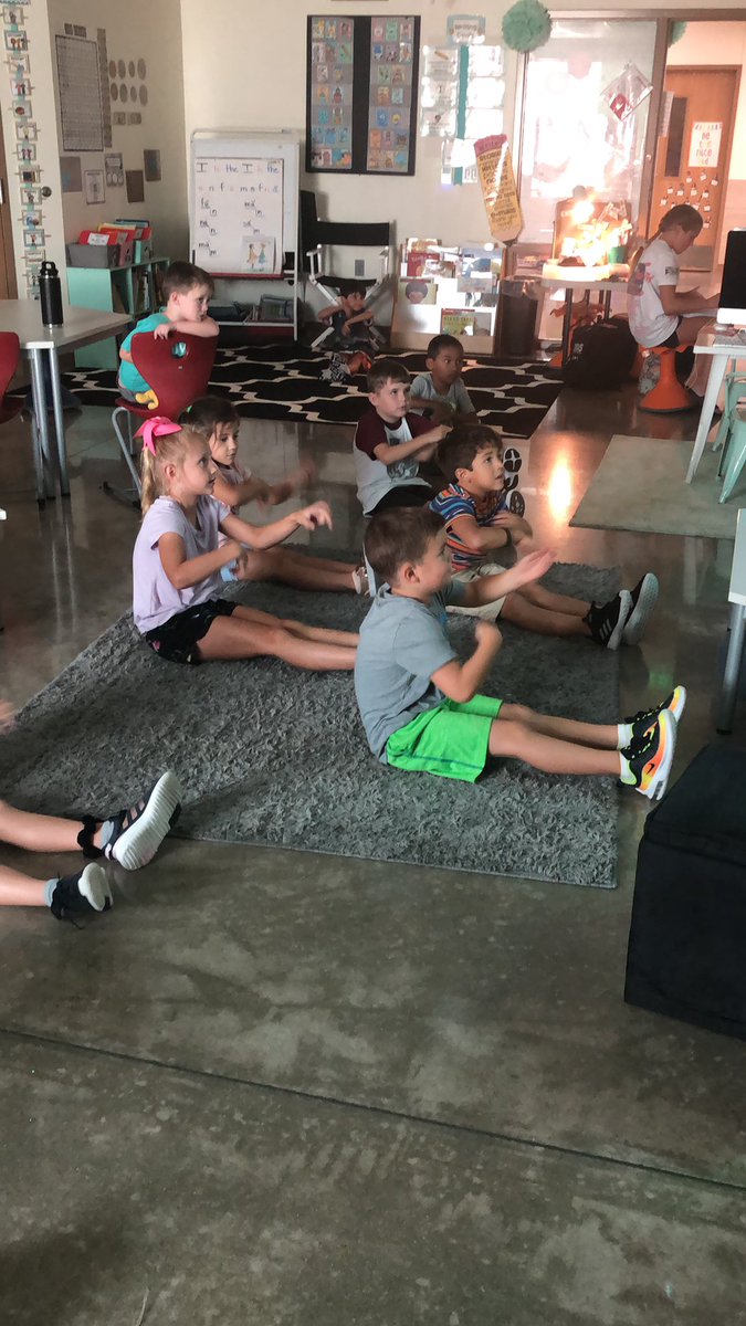 megan_smithtx's tweet photo. A little afternoon yoga 🧘♀️ #ssesmoveitmonday #sycaMOREyr3 #iamdsisd https://t.co/2QlOq8LuBu