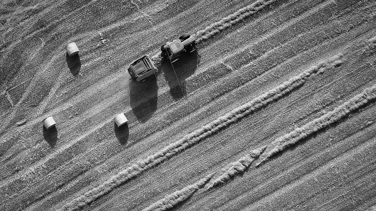 rus04ash's tweet photo. A farmer making hay bales #WexMondays #fsprintmonday #ThePhotoHour https://t.co/cXqHTXOIMf