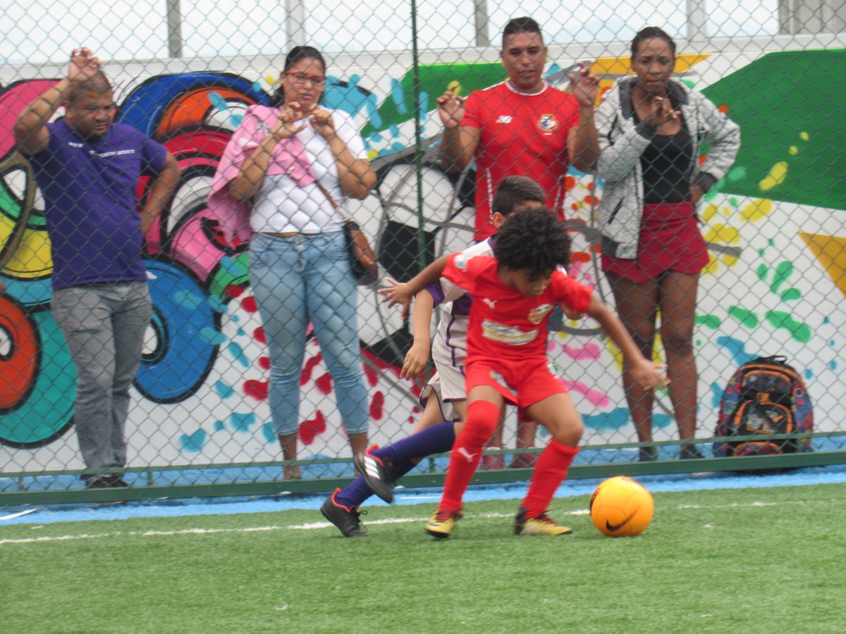 PromesasdelO's tweet photo. #PromesasDelOeste2019 Academia Redstars vs Academia JAPS.

🏟️ Sky Soccer, @lasanclasmall
📄Categoría Sub10
🏆Final Reprogramada https://t.co/tr2ws7VVCW