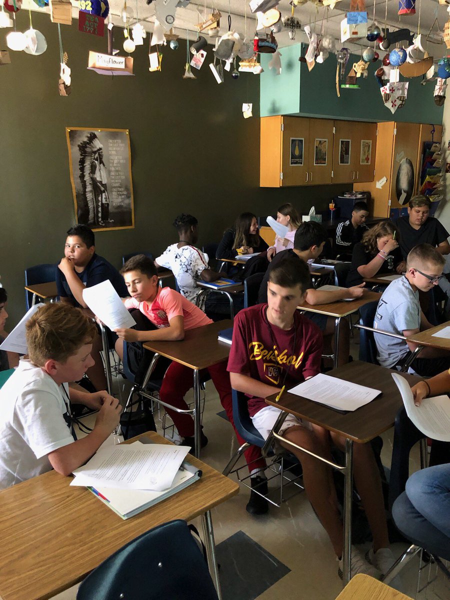 SMSRaiderNation's tweet photo. @mrsamypatterson students discussing after using the three questions reading strategy in social studies is a great reason to #CelebrateMonday @SMSRaiderNation #TrendThePositive https://t.co/WmcOjH920e