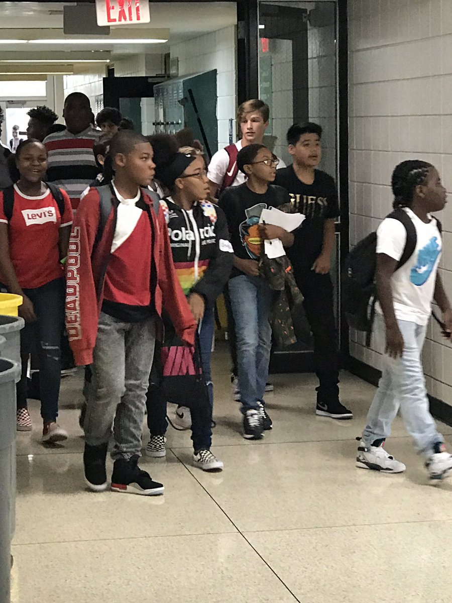 CTE_Holly's tweet photo. And just like that, it’s a wrap! The first day of school was a success for Ss and Ts at West Craven MS! @CravenCoSchools #CCSBackToSchool #cte #nccte https://t.co/adAHUWwexJ
