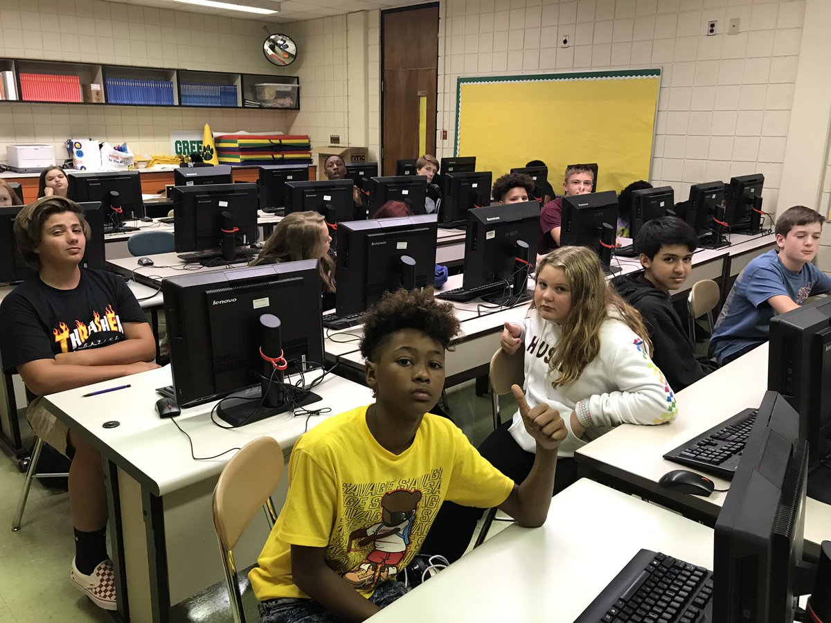 CTE_Holly's tweet photo. And just like that, it’s a wrap! The first day of school was a success for Ss and Ts at West Craven MS! @CravenCoSchools #CCSBackToSchool #cte #nccte https://t.co/adAHUWwexJ