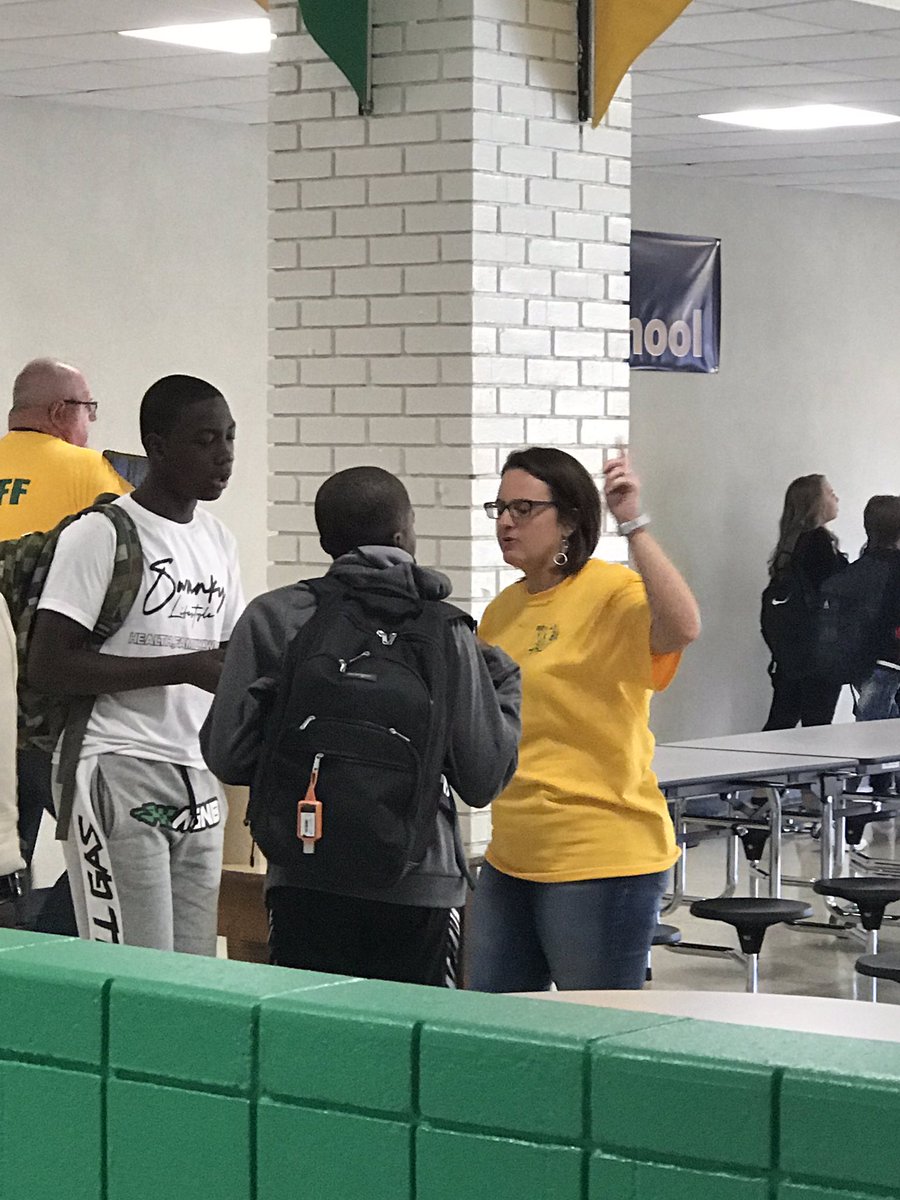CTE_Holly's tweet photo. And just like that, it’s a wrap! The first day of school was a success for Ss and Ts at West Craven MS! @CravenCoSchools #CCSBackToSchool #cte #nccte https://t.co/adAHUWwexJ