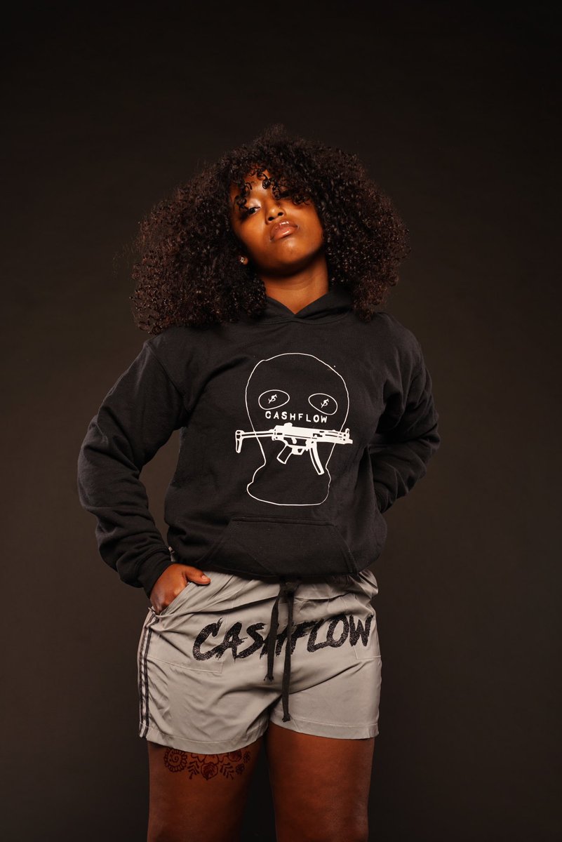 curlyheadyaz's tweet photo. my bank is always on that cashflow https://t.co/8K57MTQFJI