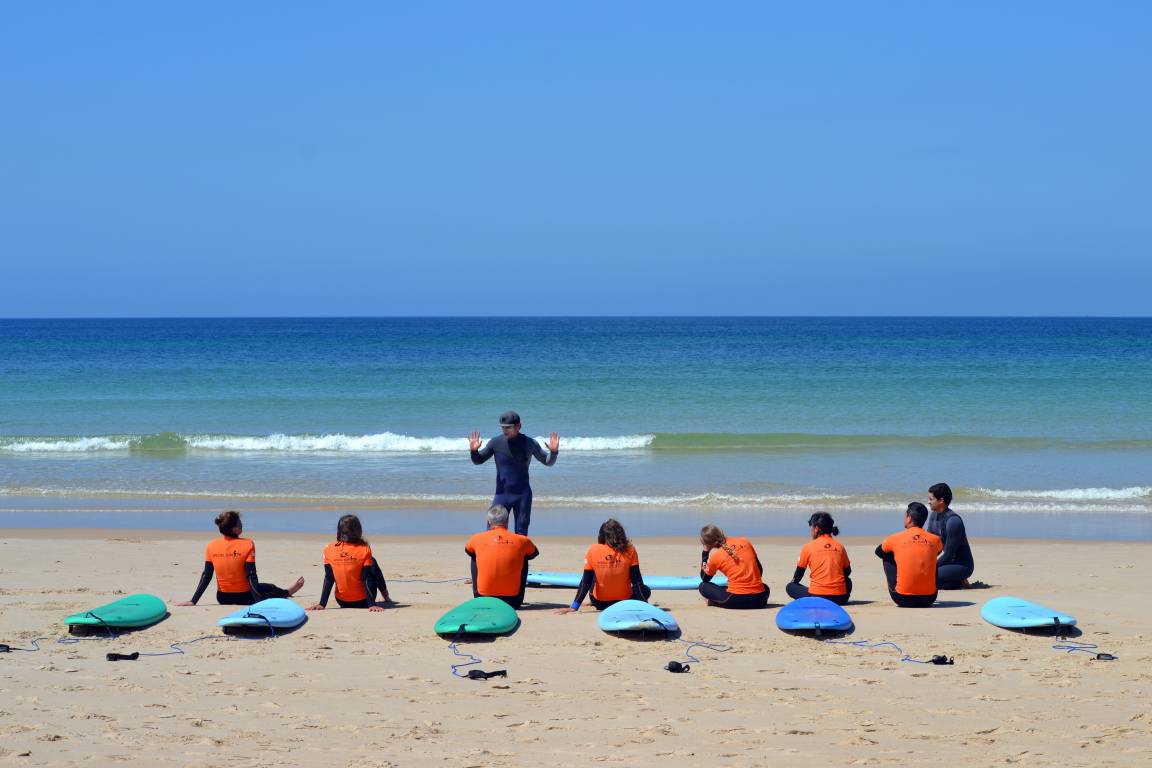 specialsurf78's tweet photo. A good instruction is the key for a good session.
Listen to every detail from our experienced teachers in order to get succeed 🤙
 //
Uma boa instrução é a base para uma boa sessão.
Ouve cada detalhe que os nossos instrutores te irão dizer para seres melhor sucedido 🤙 https://t.co/M9SzUoLjJ7