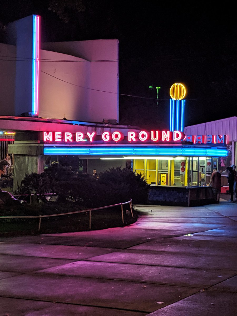DavisPartner's tweet photo. We braved the rain for the 4th annual "Lighting Confab" at Lakeside Amusement Park! It was a great opportunity for staff to check out thousands of lighting styles, types, and colors at the 111-year old Art Deco amusement park. What a “de-light-full” experience!

#DavisLighting https://t.co/TwKX0MtT2N
