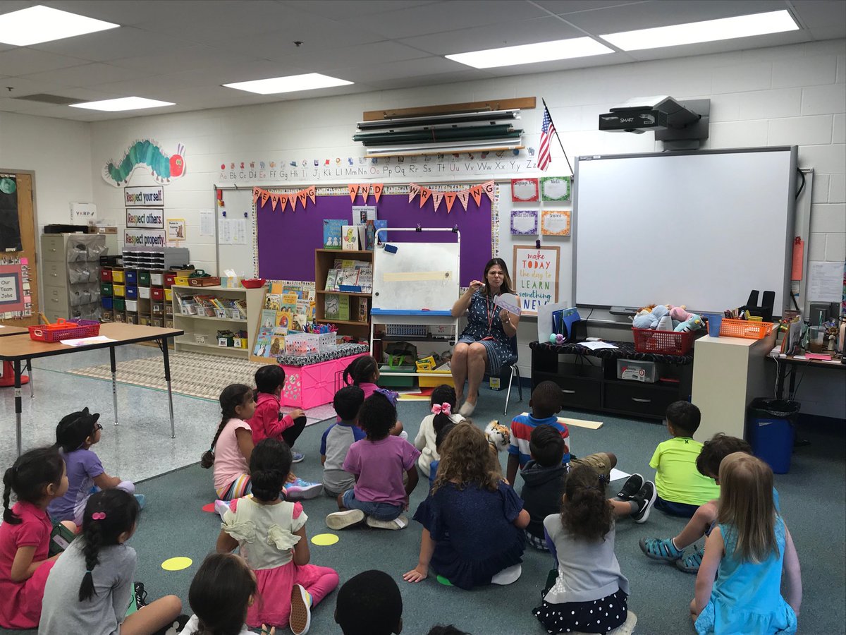 kapendergras's tweet photo. First day of school and our kindergarteners are learning how to use their supplies while making their “I Rocked My First Day of Kindergarten” hats.  They are excited to get started! ⁦@colinpowelles⁩ https://t.co/Pp8nQMcaKw