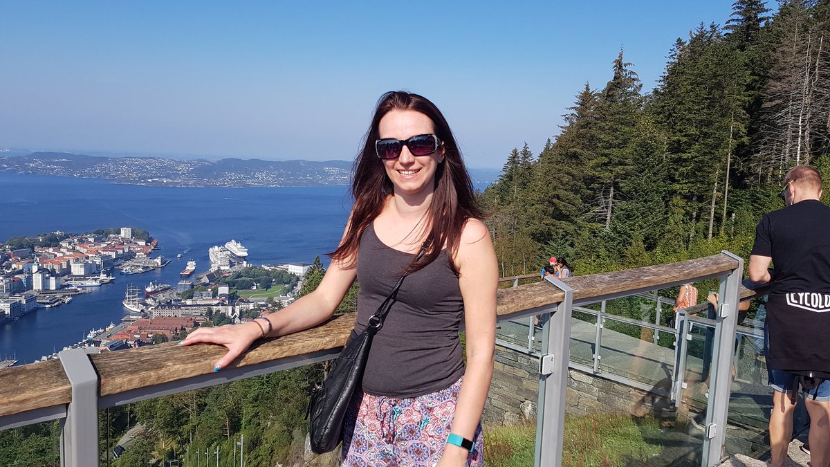 vickib745's tweet photo. Beautiful day in Bergen. Ice bar, Funicular railway. #ilovemyjob #freducational @the_cruise_club @TTNG_Manisha https://t.co/hECKfERIGT