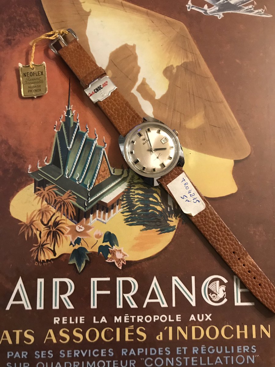 thibaudeauv's tweet photo. Une Airin oubliée au fond d’un tiroir... #watch #watchcollector #mecanic #vintage #mouvement #montre #bracelet #vielle #relique #plexi #boitier #pub #airfrance #avgeek #constellation #helice #airin #airain #dodane https://t.co/UDGH09j49n
