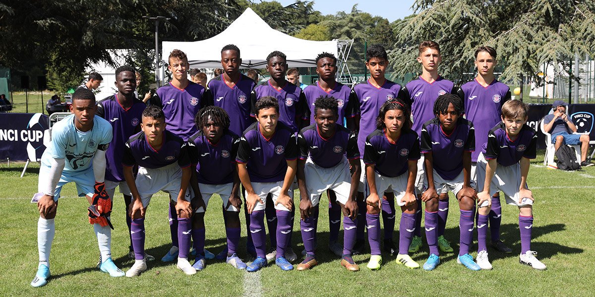 ToulouseFC's tweet image. Ce weekend, nos U15 se sont hissés jusqu'en finale de l'édition 2019 de la #VinciCup, en éliminant notamment la Juve en demie. 

Bravo pour leurs performances 👍

→ toulousefc.com/fr/les-u15-fin…
