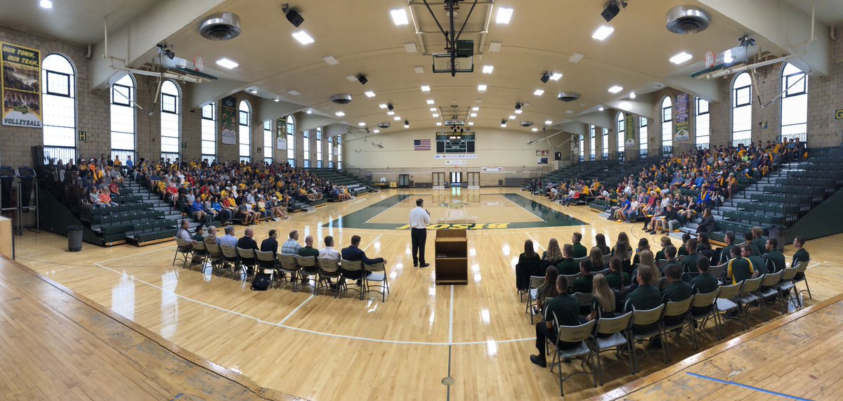 NDSUEngineering's tweet image. Welcoming the College of Engineering’s new herd! #HelloGreenAndYellow
#GoBisonEngineering
