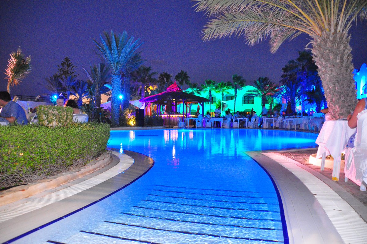 DjerbaBeachHtl's tweet photo. #SentidoDjerbaBeach une nouvelle soirée "White Night" au bord de la piscine *
#SentidoDjerbaBeach Er-Neuter Abends "Weiße Nacht" am Pool *
#SentidoDjerbaBeach news evening "White Night" by the pool * https://t.co/o3hvg5pkt8