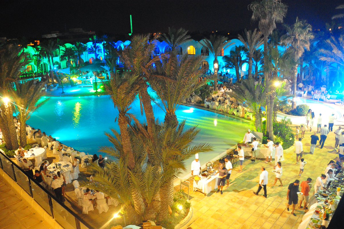 DjerbaBeachHtl's tweet photo. #SentidoDjerbaBeach une nouvelle soirée "White Night" au bord de la piscine *
#SentidoDjerbaBeach Er-Neuter Abends "Weiße Nacht" am Pool *
#SentidoDjerbaBeach news evening "White Night" by the pool * https://t.co/o3hvg5pkt8