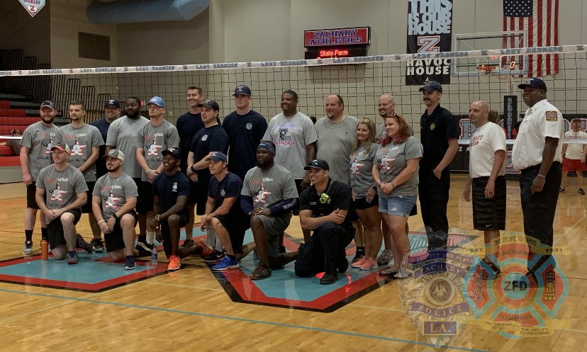 PoliceZachary's tweet photo. 1st on scene, 2nd on the volleyball court 😩🚔  
#ItsAllAboutTheZ #WeStillLoveOurNeighbors #BattleOfTheBadges #GunsAndHoses #ZPDlovesZFD #ZacharyFireDepartment #Rematch2020 #ZacharyPoliceDepartment #ZPD https://t.co/oBIHMIBa8n