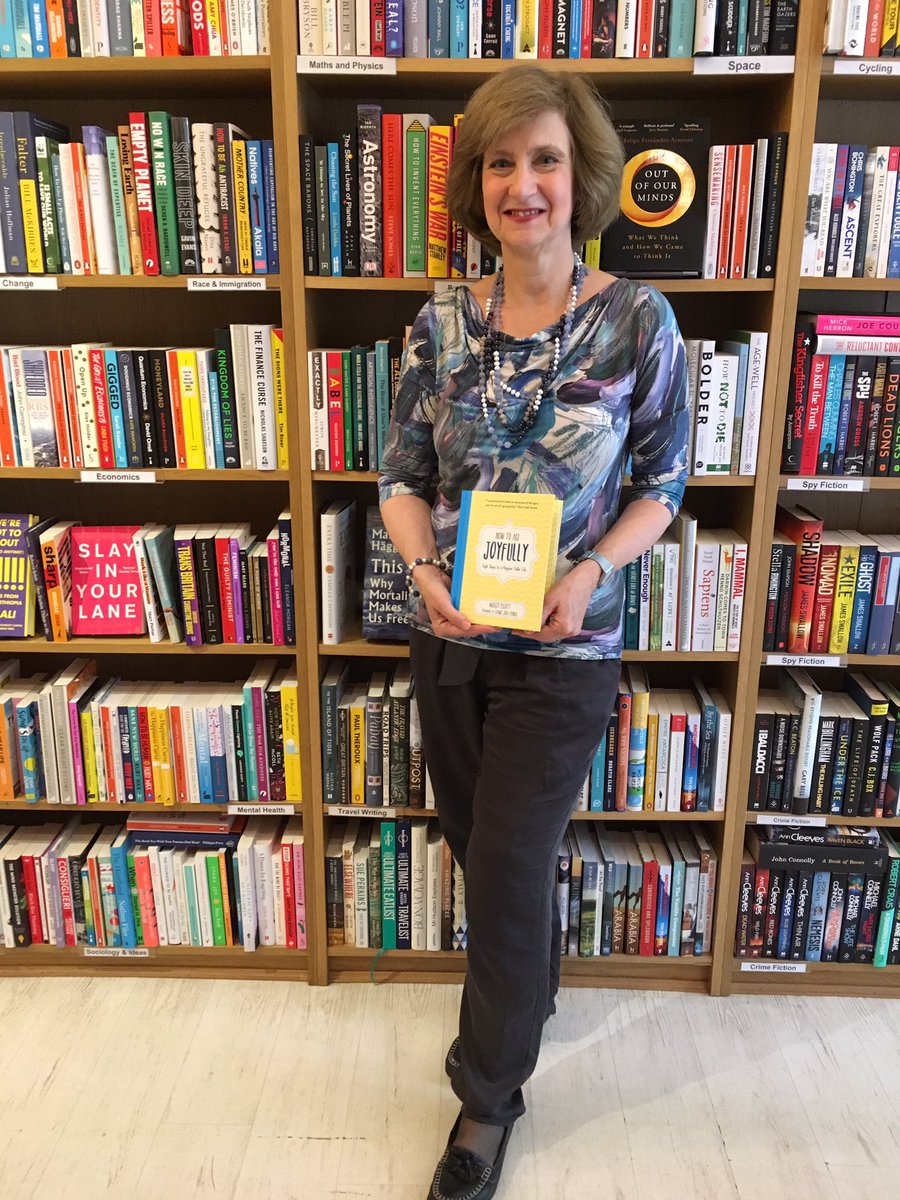 EdinBookshop's tweet image. We had a very nice chat today with @MaggyPigott about the joy of #ageing - yes, really! This beautiful wee book with 8 steps and 150 tips is recommended by dame Judi Dench herself. Come and claim a signed copy!
#AuthorVisit #Edinburgh #HowToAgeJoyfully