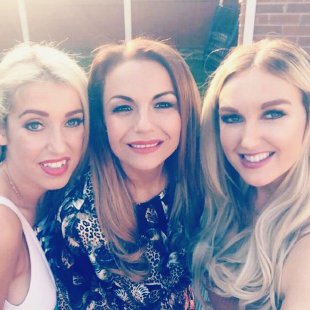 cheryldot's tweet photo. Bank holiday sunday ❤️🍷💃 https://t.co/O5wap0qVbx
