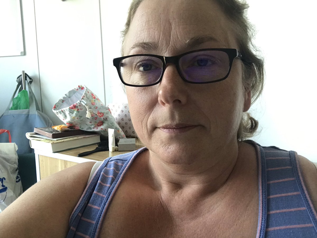 LisaBMBP's tweet photo. @NorthBristolNHS I’ve been an inpatient since Saturday and I can honestly say that nearly everyone that has looked after me (bar one) has been exceptionally helpful &amp; supportive. Thanks to everyone I’ve encountered at A&amp;E, EDOU, Gate 6B neurosurgery👏 🙏. https://t.co/u4Up6eqlJo
