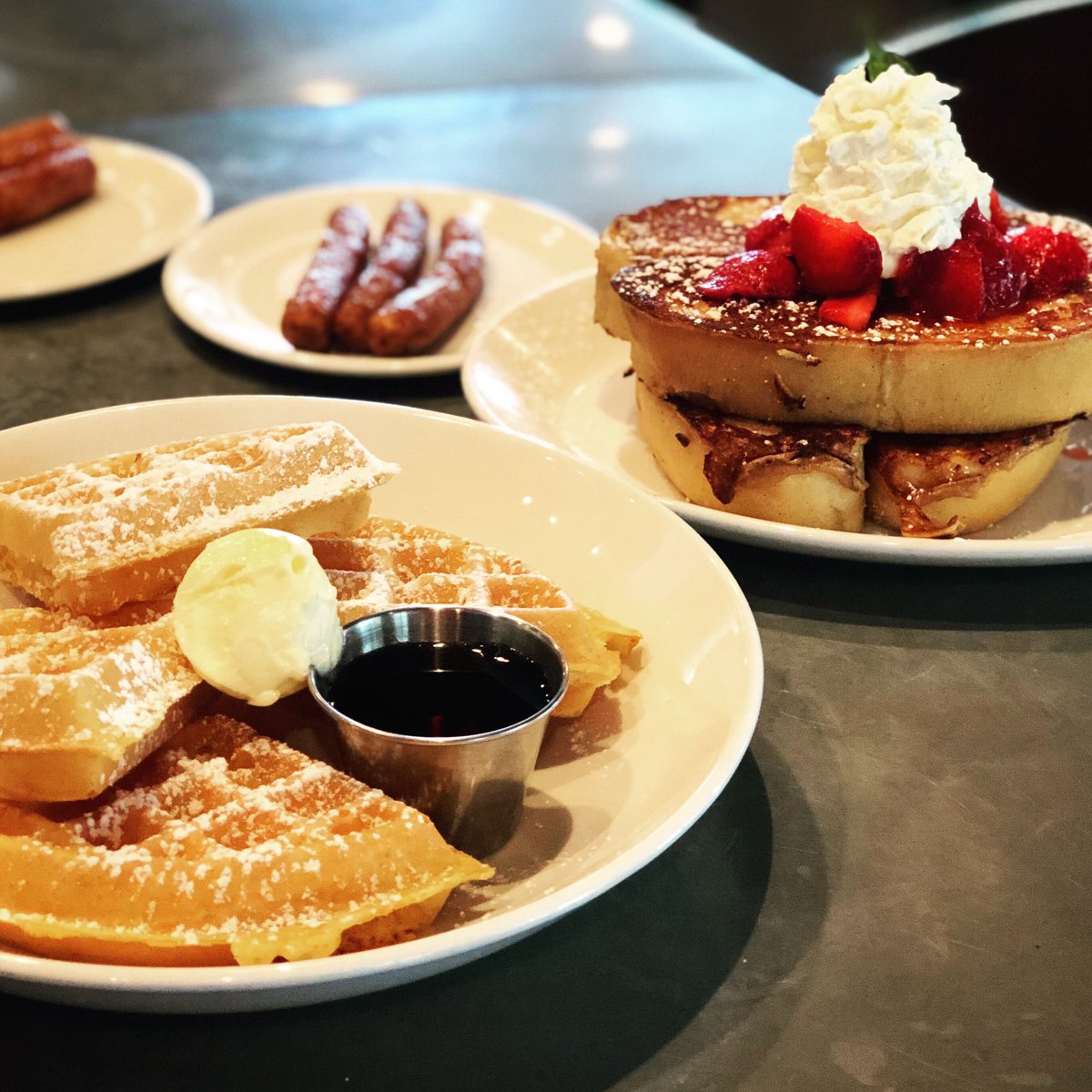longfellowgrill's tweet image. Want something sweet with no waiting in line....#strawberryfrenchtoast #waffle #longfellowgrill