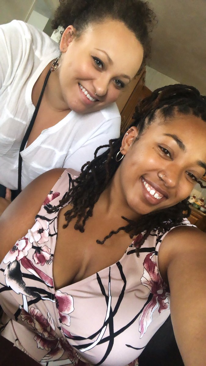 CoachedbyPaige's tweet photo. Your favorite dynamic duo. #gotwitches #thatsmysis #werethesame @taneashajane https://t.co/UwfMzeXacv